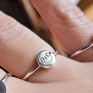 Anillo amuleto feliz